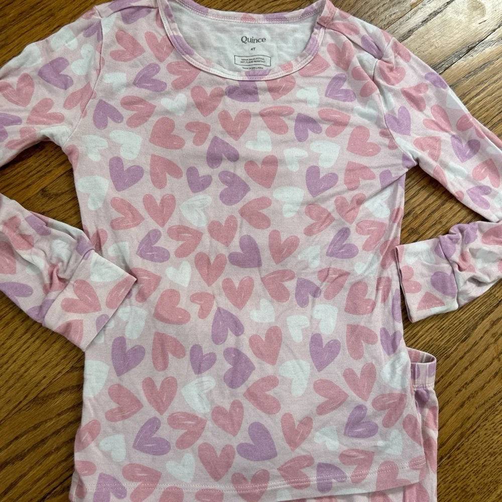 Quince bamboo toddler girls 2 piece Pink and purple heart print pajama set 4t pj